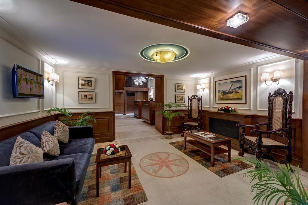 Hotel The Astor Kalkuta Zewnętrze zdjęcie